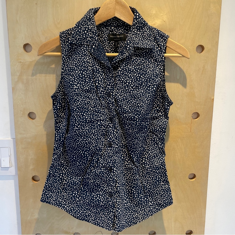Banana Republic Blue & White Sleeveless Blouse - Size 0P